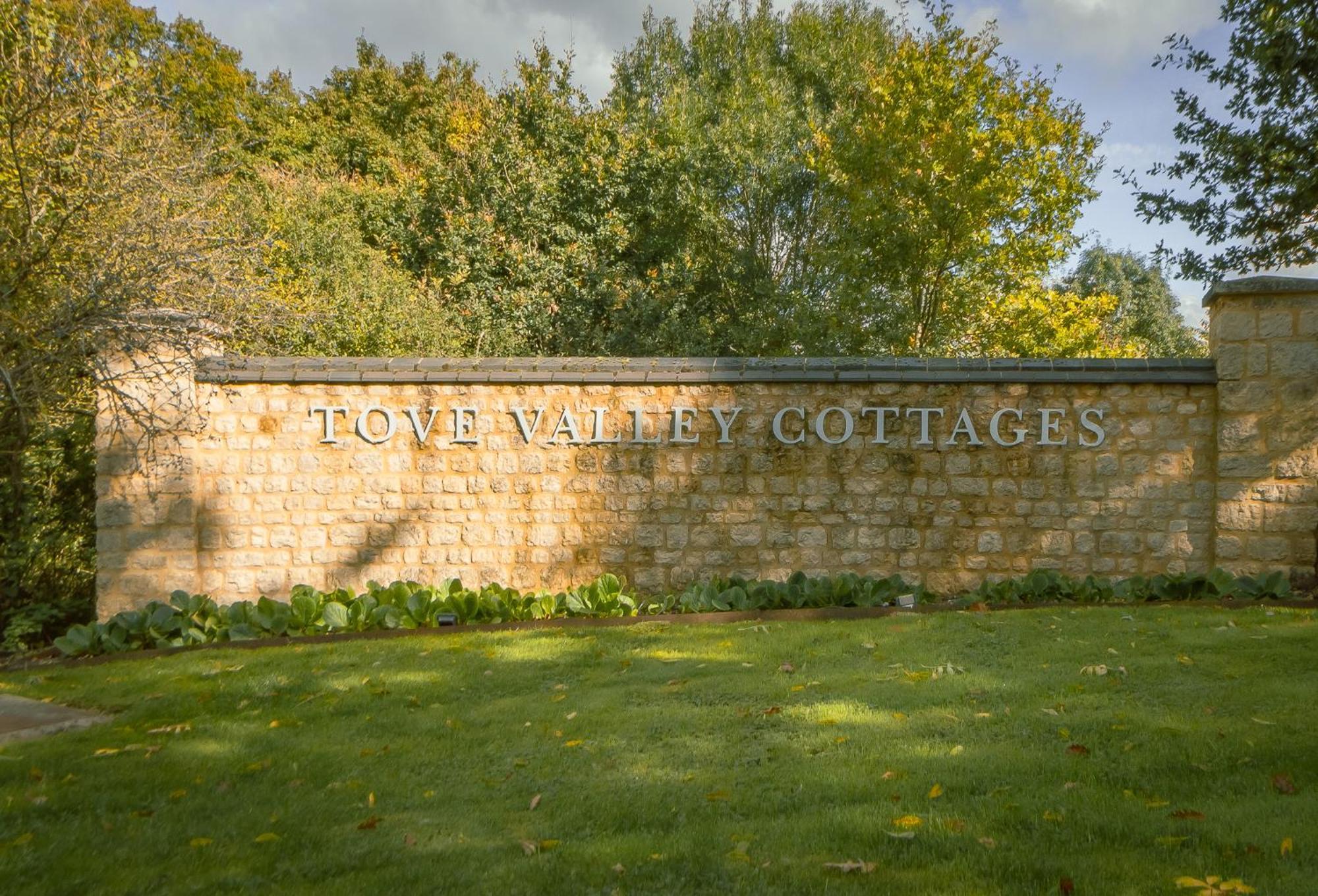 Mole Hole Towcester Exterior foto
