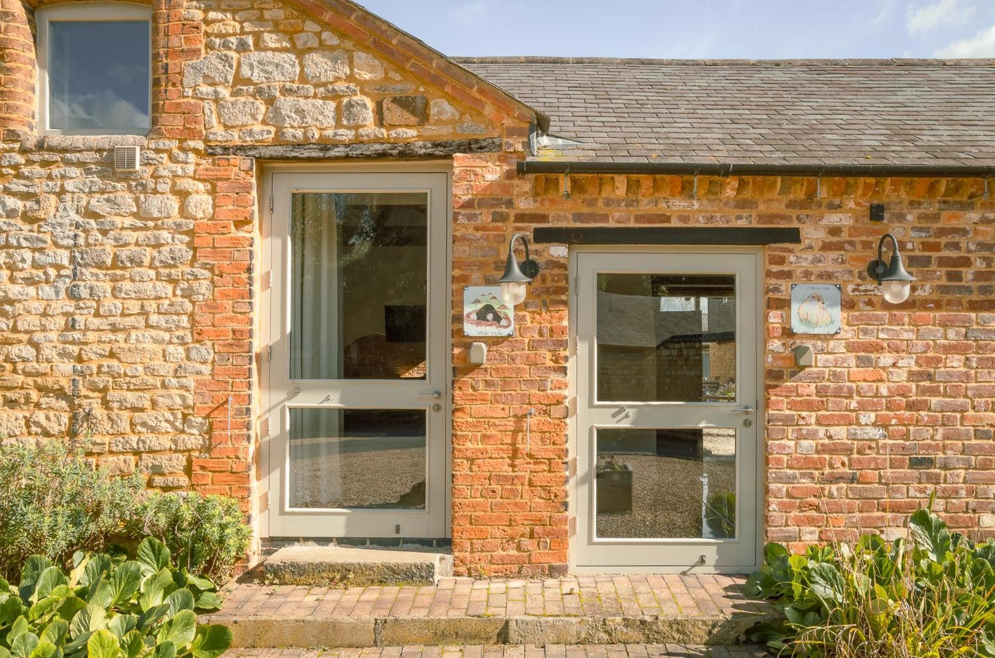 Mole Hole Towcester Exterior foto
